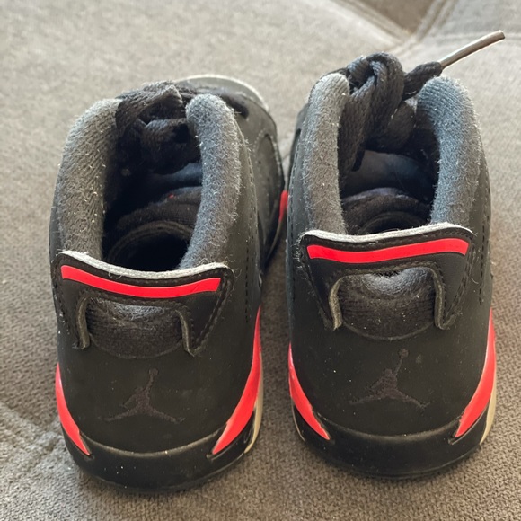 Girls Nike Jordan’s - Picture 5 of 9